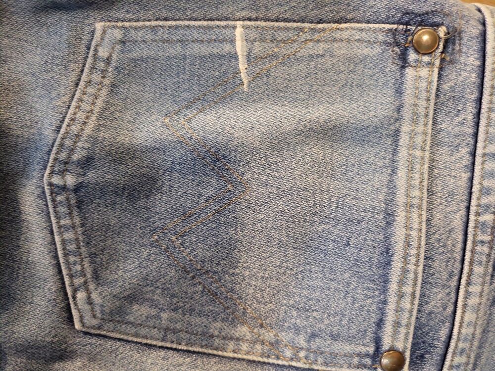 Vintage Wrangler Jeans – Made in USA – Light Wash, Size 31x34 - Picture 12 of 14